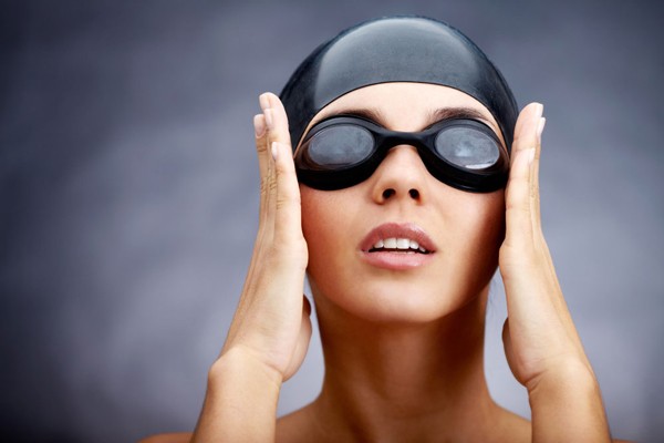 Hướng dẫn đeo kính bơi đúng cách Chọn Đúng Loại Kính Bơi