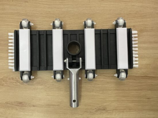 Bàn hút hồ bơi 8 bánh giá rẻ Hà Nội bàn hút hồ bơi được gắn chổi